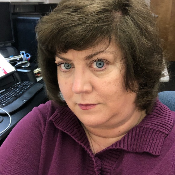 Profile Picture of Kathy King (@catmae2001) on Poshmark