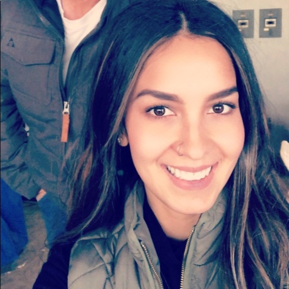 Profile Picture of Ruby Campos (@rcampos05) on Poshmark