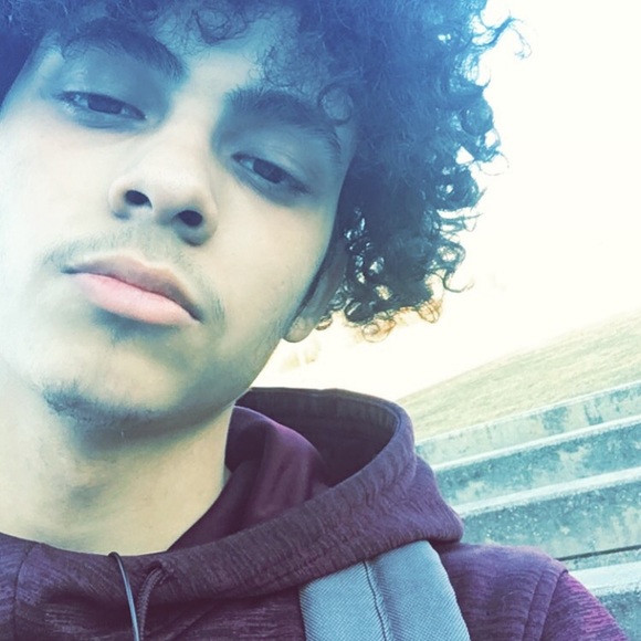 Profile Picture of Leo Jimenez (@grwy) on Poshmark