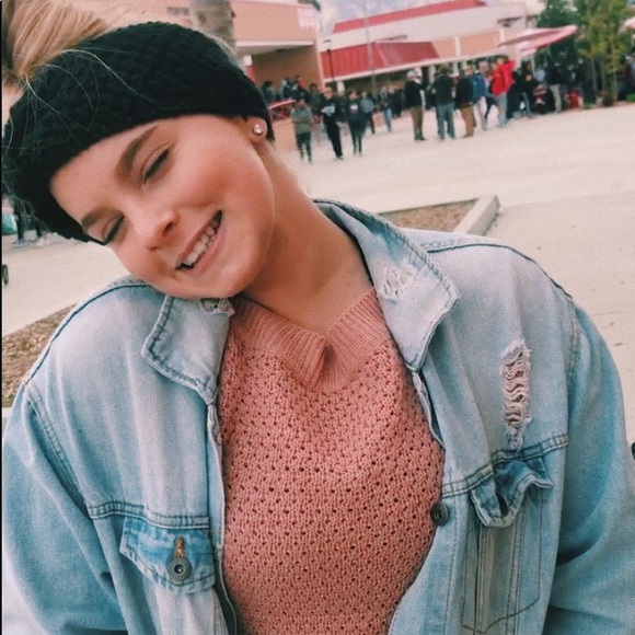 Profile Picture of Skylar Boose (@theycallmesky) on Poshmark