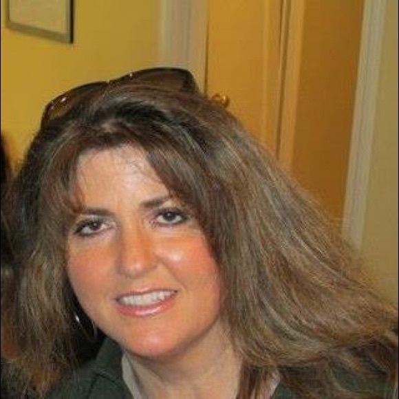 Profile Picture of Tammy Guglielmelli (@tammygug) on Poshmark