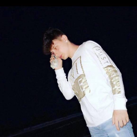 Profile Picture of Hunter Kidd (@hunterkidd2004) on Poshmark