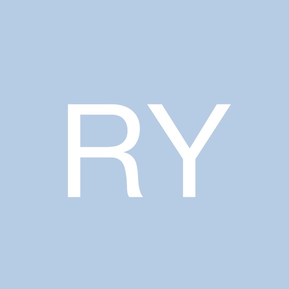 Profile Picture of Ramsina Yousefi (@ramsinayousefi) on Poshmark