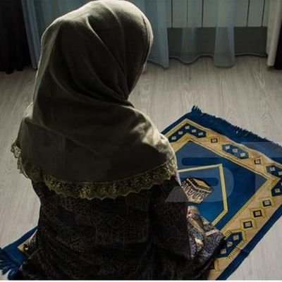 Profile Picture of Nasteha Khaliif (@NastehaKhaliiif) on Twitter