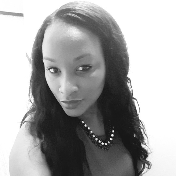 Profile Picture of Ketsia Jean-pierre (@ketsiaj) on Poshmark