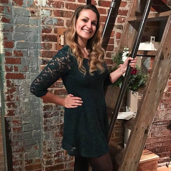 Profile Picture of Charlene Chalmers (@cchalmers88) on Poshmark