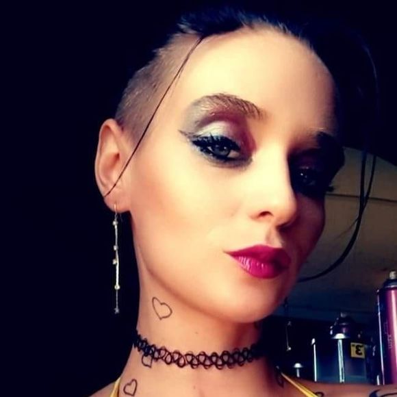 Profile Picture of Athenia Chesser (@atheniachesser) on Poshmark