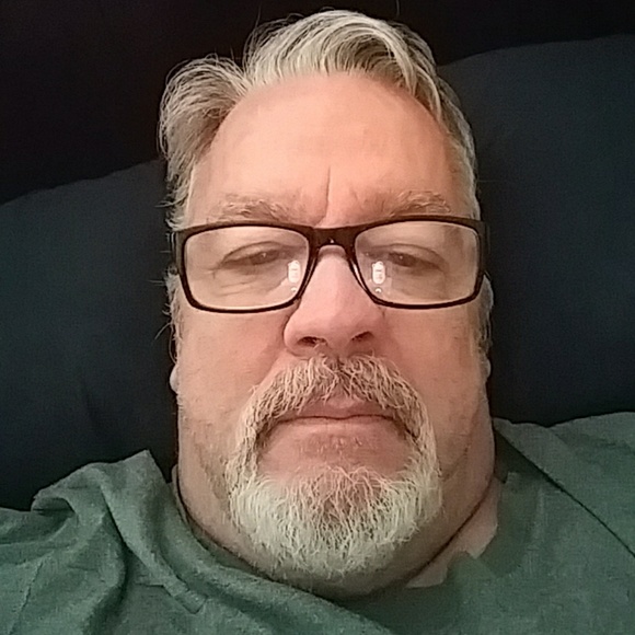 Profile Picture of Ron Cordova (@12rcdova) on Poshmark