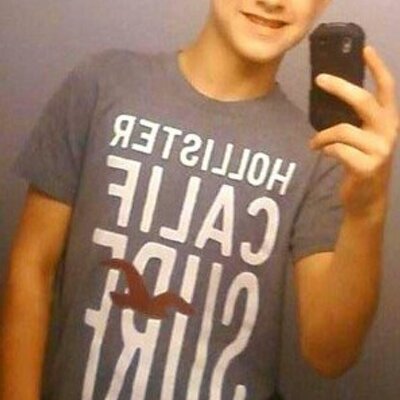 Profile Picture of Brock Vincent (@brockie_bear98) on Twitter