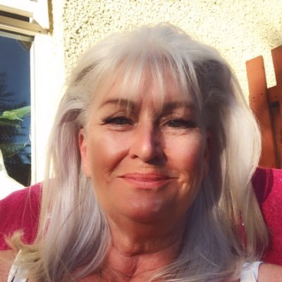 Profile Picture of Debbie Darby (@DebsiDo) on Twitter