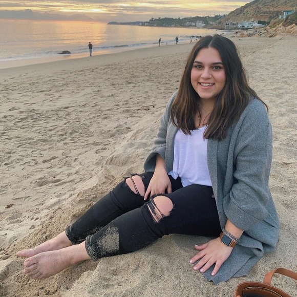 Profile Picture of Julia Taylor (@juliataylor685) on Poshmark