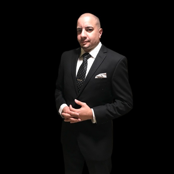 Profile Picture of Joshua Roman (@joshuaroman84) on Poshmark