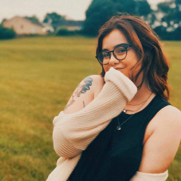 Profile Picture of Hannah Tedder (@hannylt99) on Poshmark