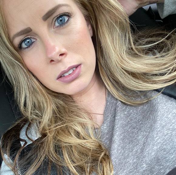 Profile Picture of Amy Cronk (@hottstuff0326) on Poshmark