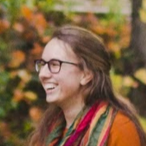 Profile Picture of Maggie Hardy (@ludavica) on Poshmark