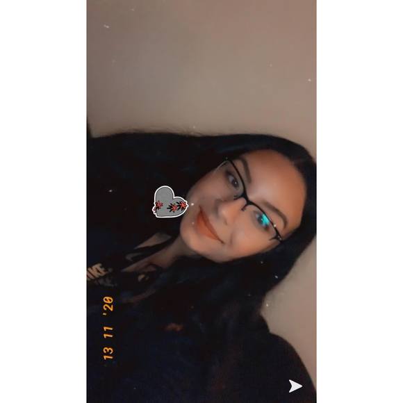 Profile Picture of Hailey Laurent (@haileylaurent) on Poshmark