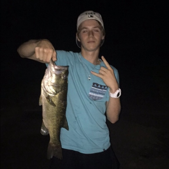 Profile Picture of Austin Tuey (@hosted27) on Poshmark