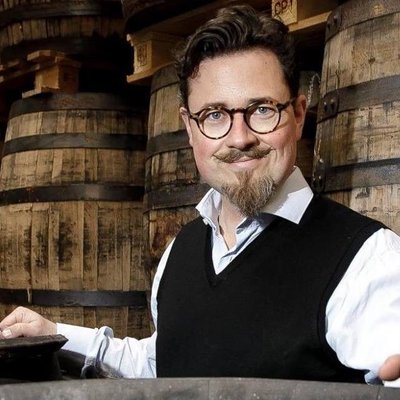Profile Picture of Kim Møller-Elshøj (@whiskyyoga) on Twitter