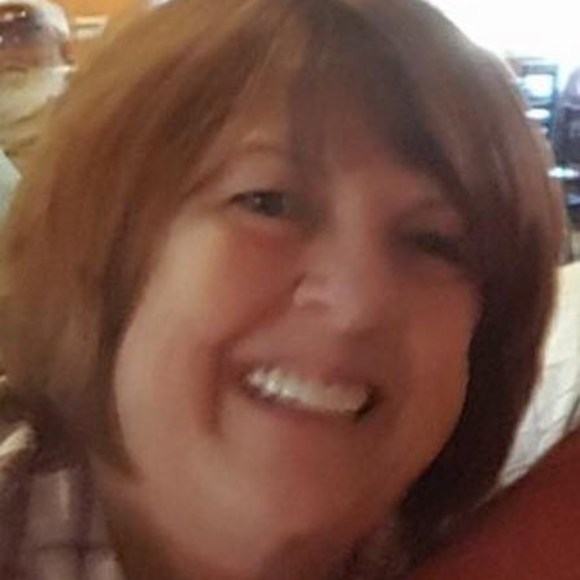 Profile Picture of Glenda Lutz (@glutz1) on Poshmark