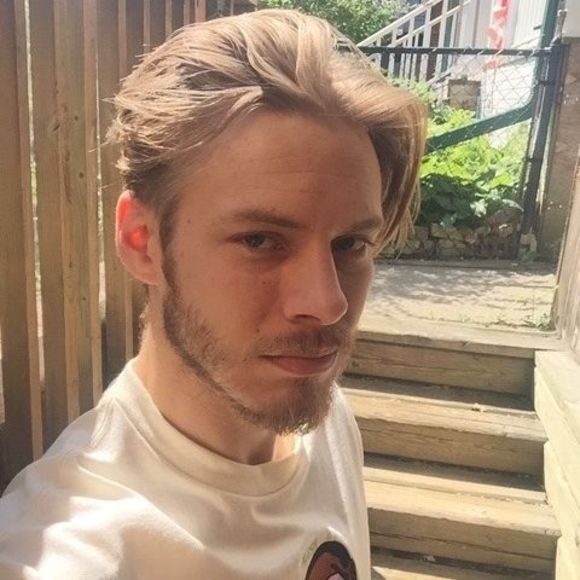 Profile Picture of Drew Mason (@drewmason655) on Poshmark