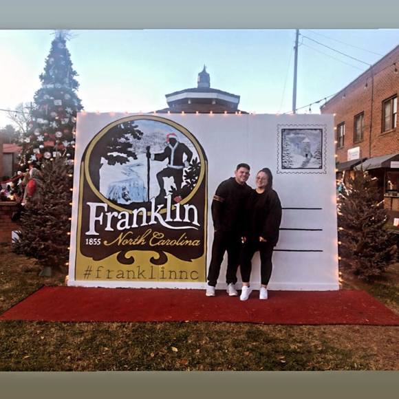 Profile Picture of Aislinn Valentina (@iiceeee_) on Poshmark