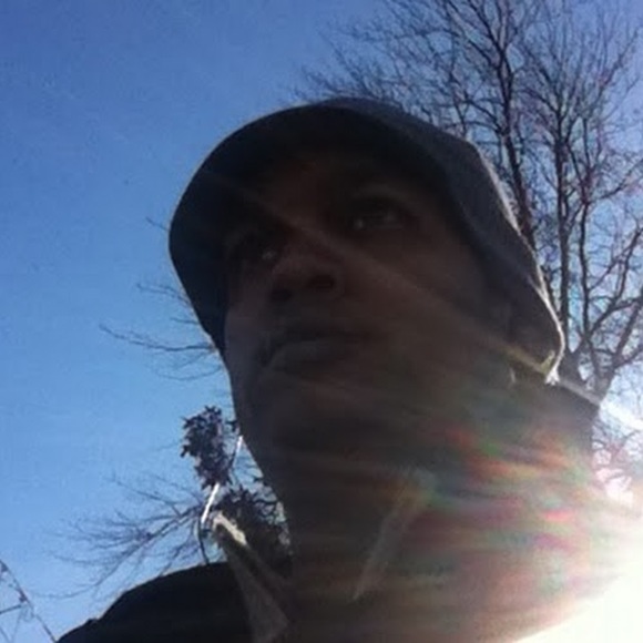 Profile Picture of Joel Guzman (@joelguzman983) on Poshmark