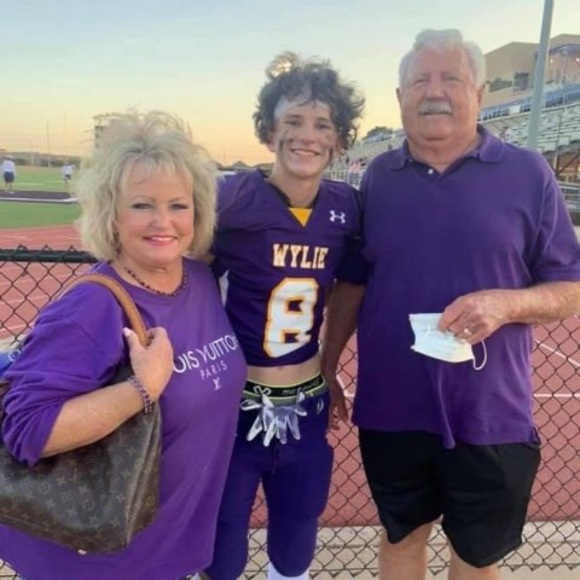 Profile Picture of Carson Tucker (@carsontucker764) on Poshmark