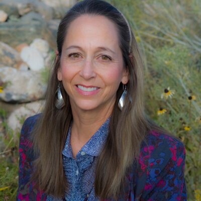 Profile Picture of Linda Wolfe Buchanan (@crywolfe) on Twitter