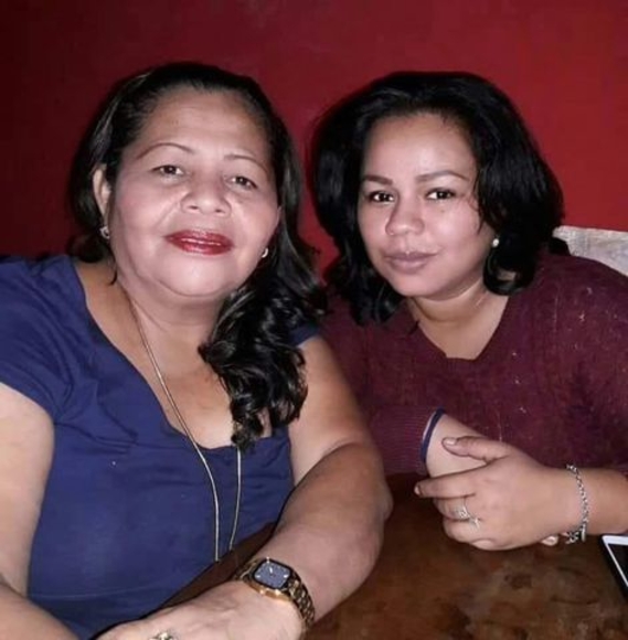 Profile Picture of Yara c. Owen (@yaritzas1802) on Poshmark