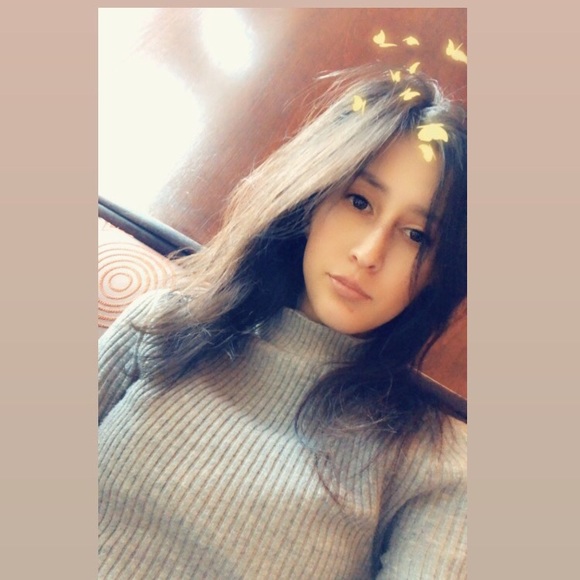 Profile Picture of Kayla Szeto (@kaylababbayy) on Poshmark