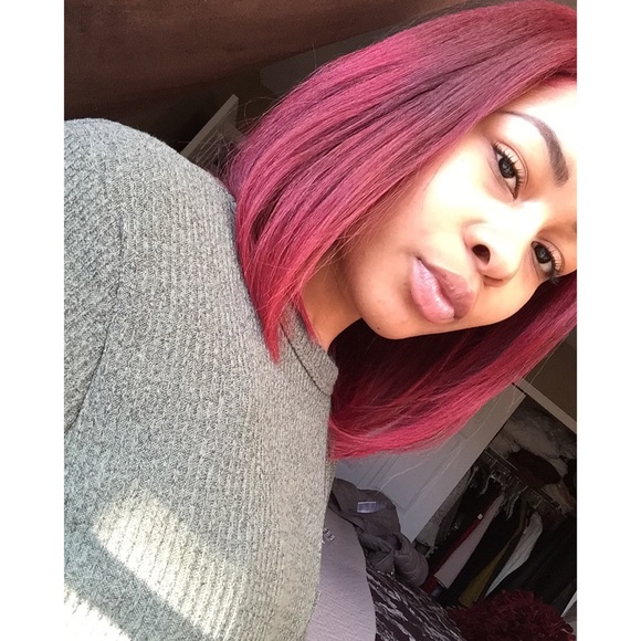 Amiriah Barlow - Poshmark Profile Picture of Amiriah Barlow (@itsamiriah) on Poshmark