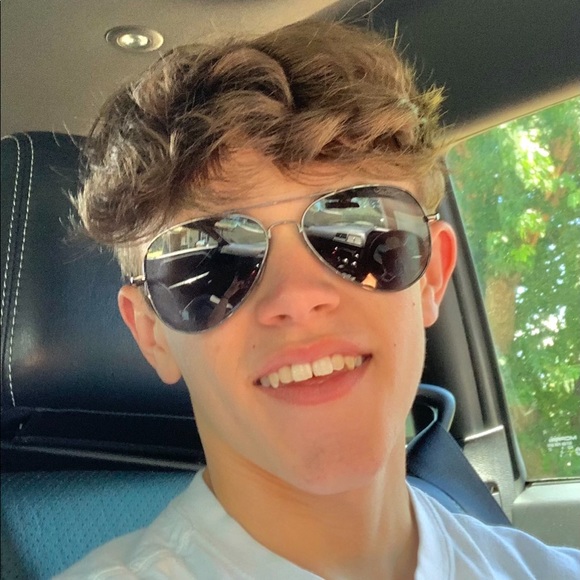 Profile Picture of Thomas Key (@thomas731) on Poshmark