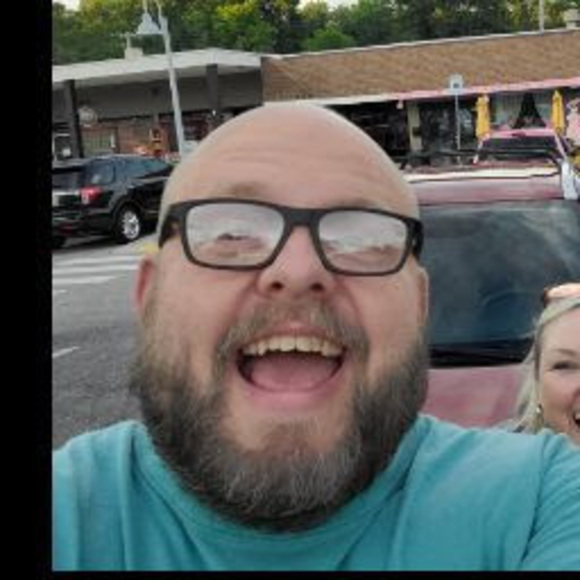 Profile Picture of Joey Exum (@exumjoey) on Poshmark