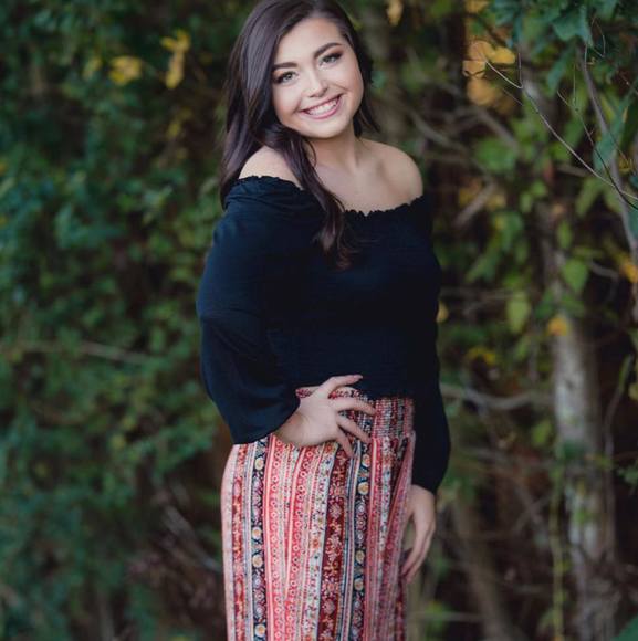 Profile Picture of Bailey Shelley (@baileyshelley02) on Poshmark