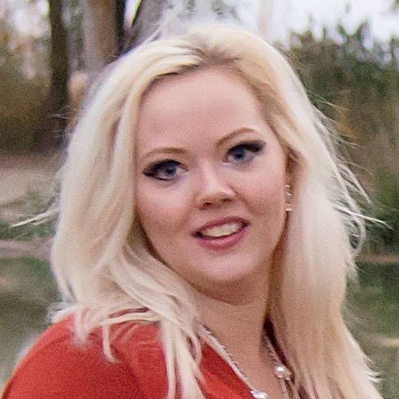 Profile Picture of Stefanie Anderson (@stefjack333) on Poshmark
