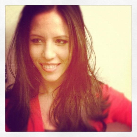 Profile Picture of Beth Watson (@bethwatsonbw) on Poshmark