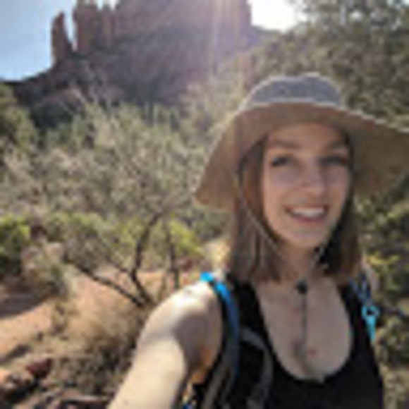 Profile Picture of Hannah Bezona (@hannah_bezona) on Poshmark