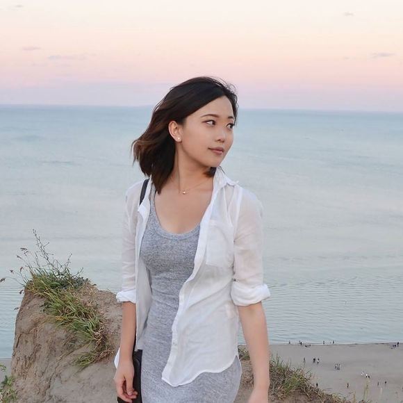 Profile Picture of Lucy Dong (@lucyydong) on Poshmark