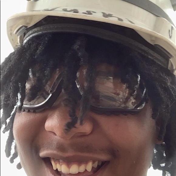 Profile Picture of Danny Rogers (@d2liveshining) on Poshmark