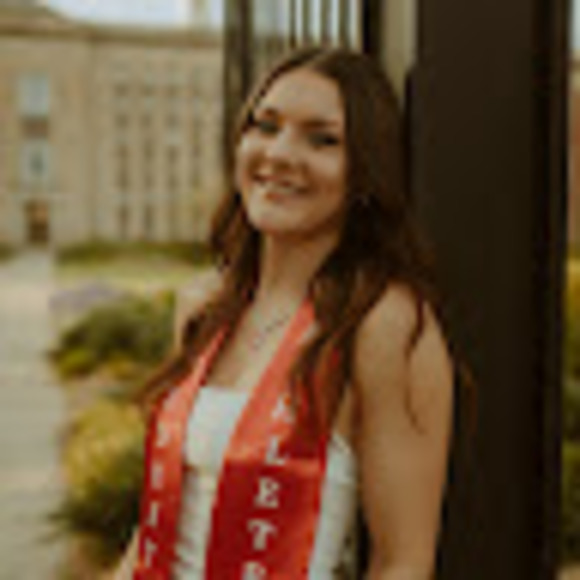 Profile Picture of Ieva T. (@iturke2) on Poshmark