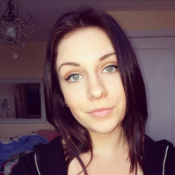 Profile Picture of Maya Bittmann (@mayabitt) on Poshmark