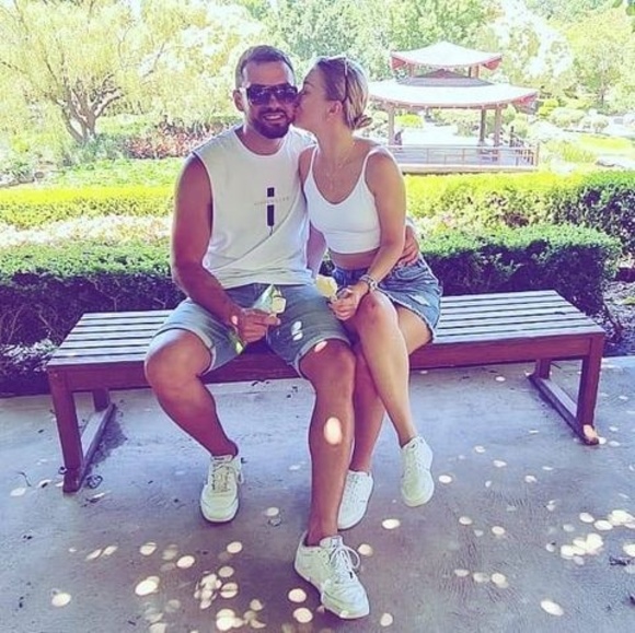 Profile Picture of Viktoriya Vik (@vi_ka2012) on Poshmark