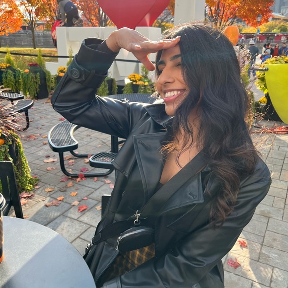 Profile Picture of Sarah Askary (@sarahaskary) on Poshmark