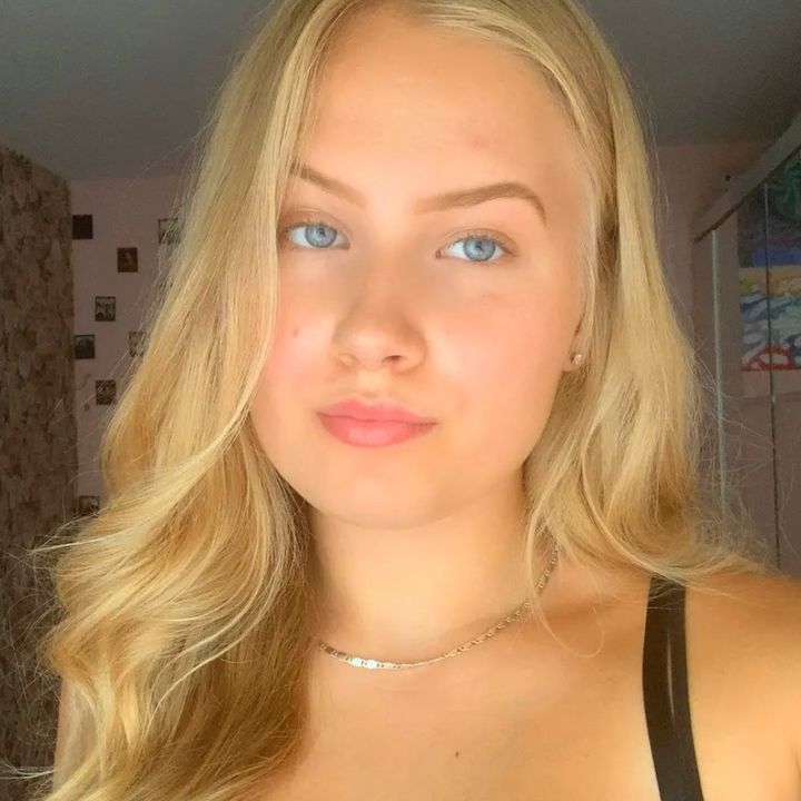 Profile Picture of 𝔍𝔢𝔫𝔫𝔦𝔣𝔢𝔯 (@jenniferru_) on Tiktok