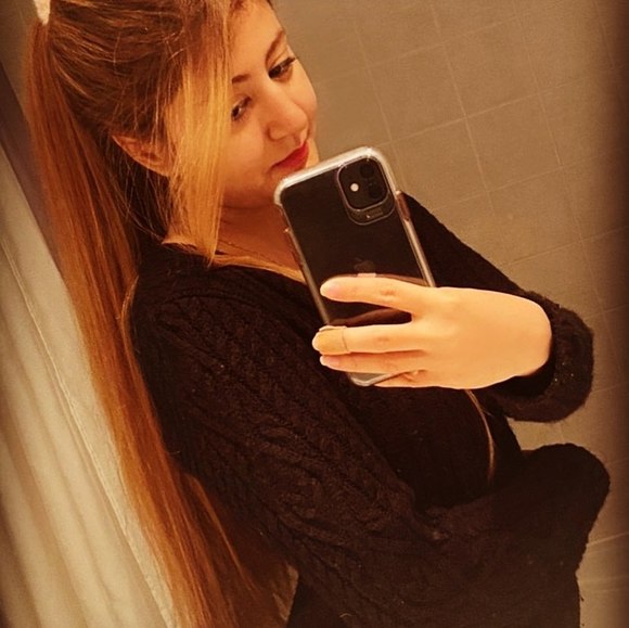 Profile Picture of Banafsheh Ft (@banafshe_fatemi) on Poshmark