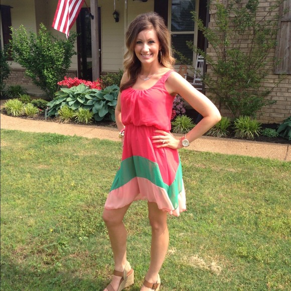 Profile Picture of Lisa Cheney (@lclovie) on Poshmark