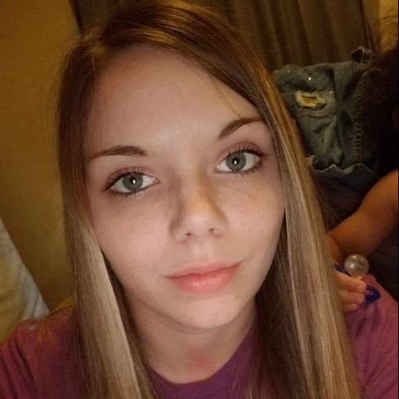 Profile Picture of Allison Sirmans (@kdtjr16) on Poshmark