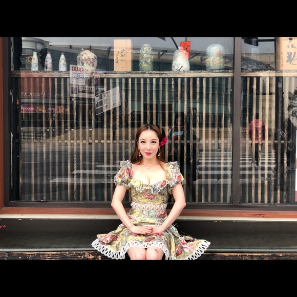 Profile Picture of Yujia Ji (@ayuki123) on Poshmark