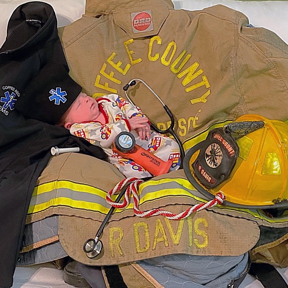 Profile Picture of Vicky Becotte (@vickych1cky) on Poshmark