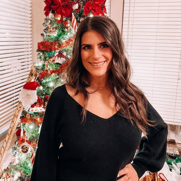 Profile Picture of Daniela Crocco (@dcrocco01) on Poshmark